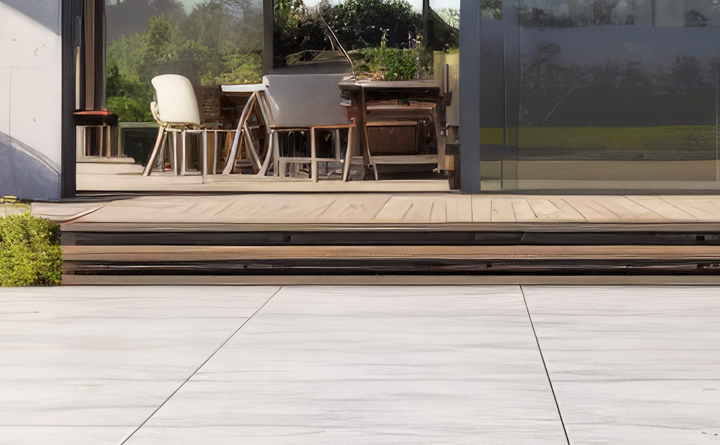 Natural Stone or Porcelain